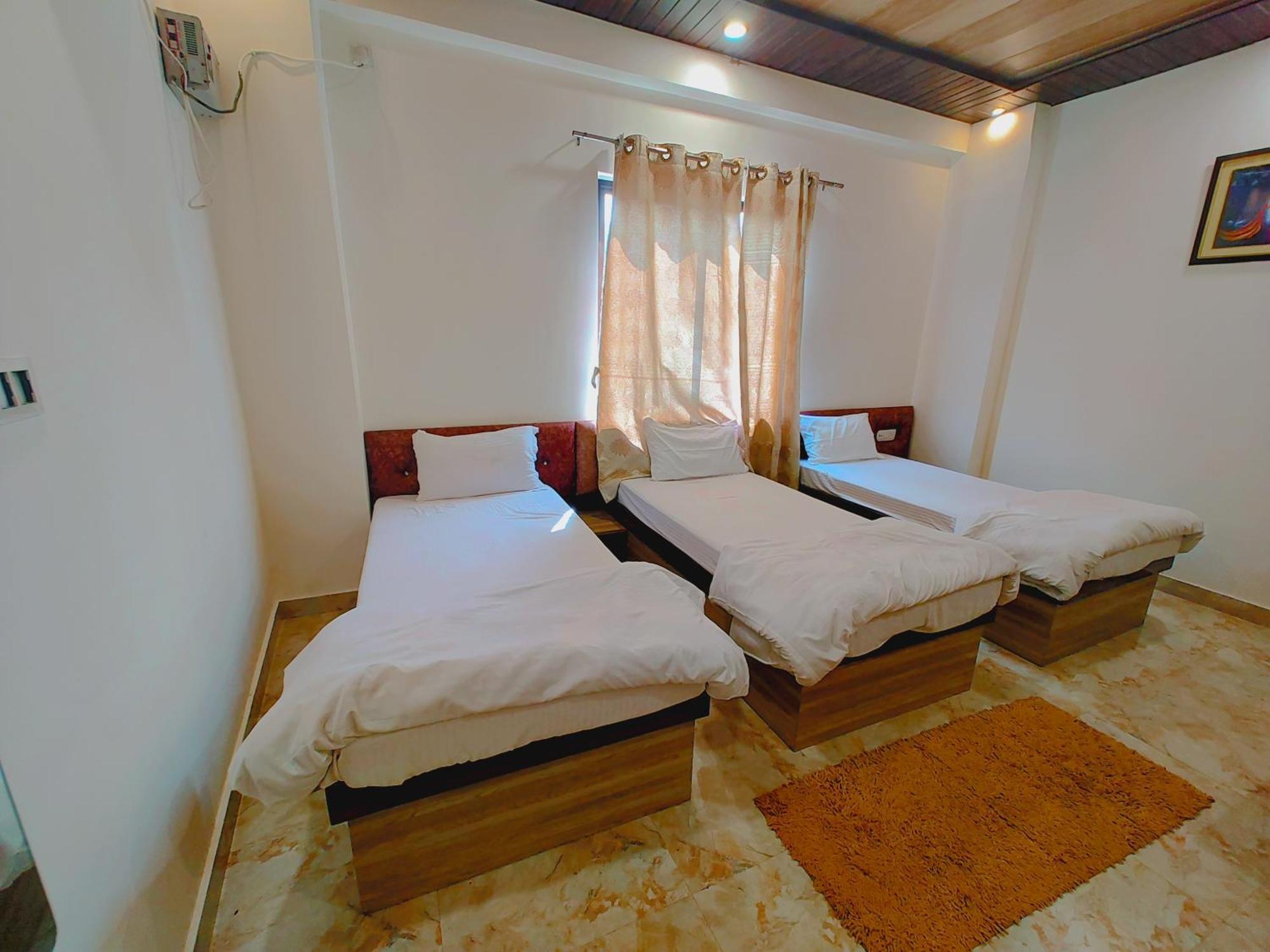 Elegance Hotel And Banquet Ayodhya Exterior foto