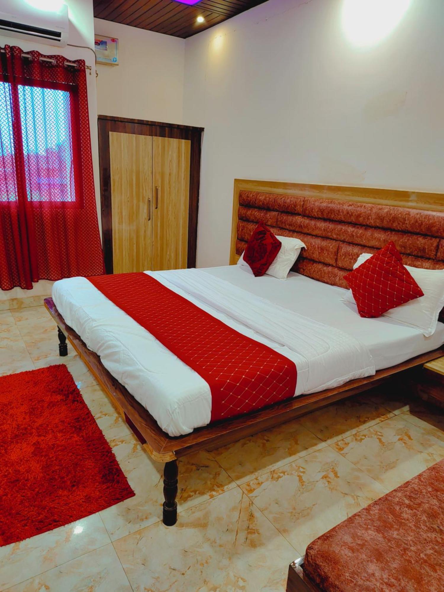 Elegance Hotel And Banquet Ayodhya Exterior foto