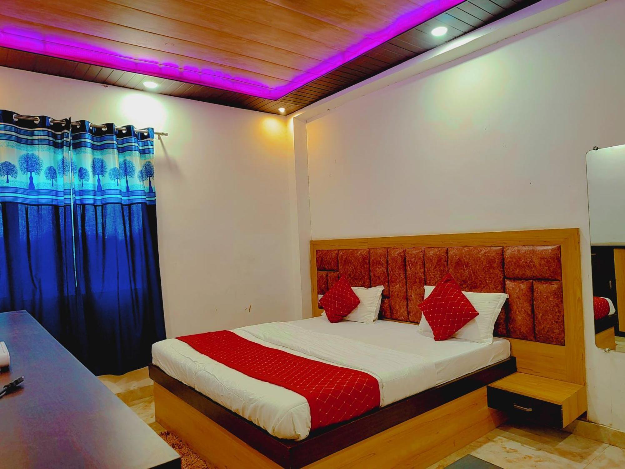 Elegance Hotel And Banquet Ayodhya Exterior foto