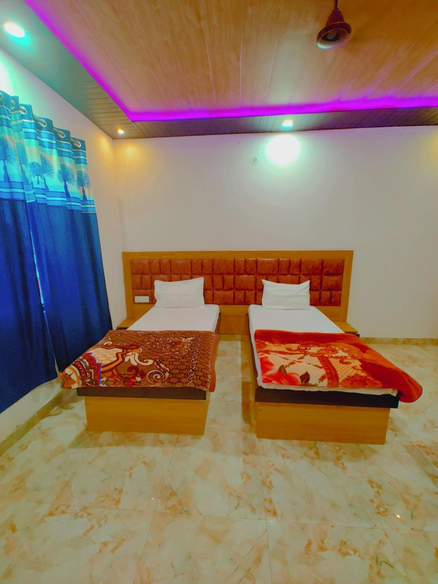 Elegance Hotel And Banquet Ayodhya Exterior foto