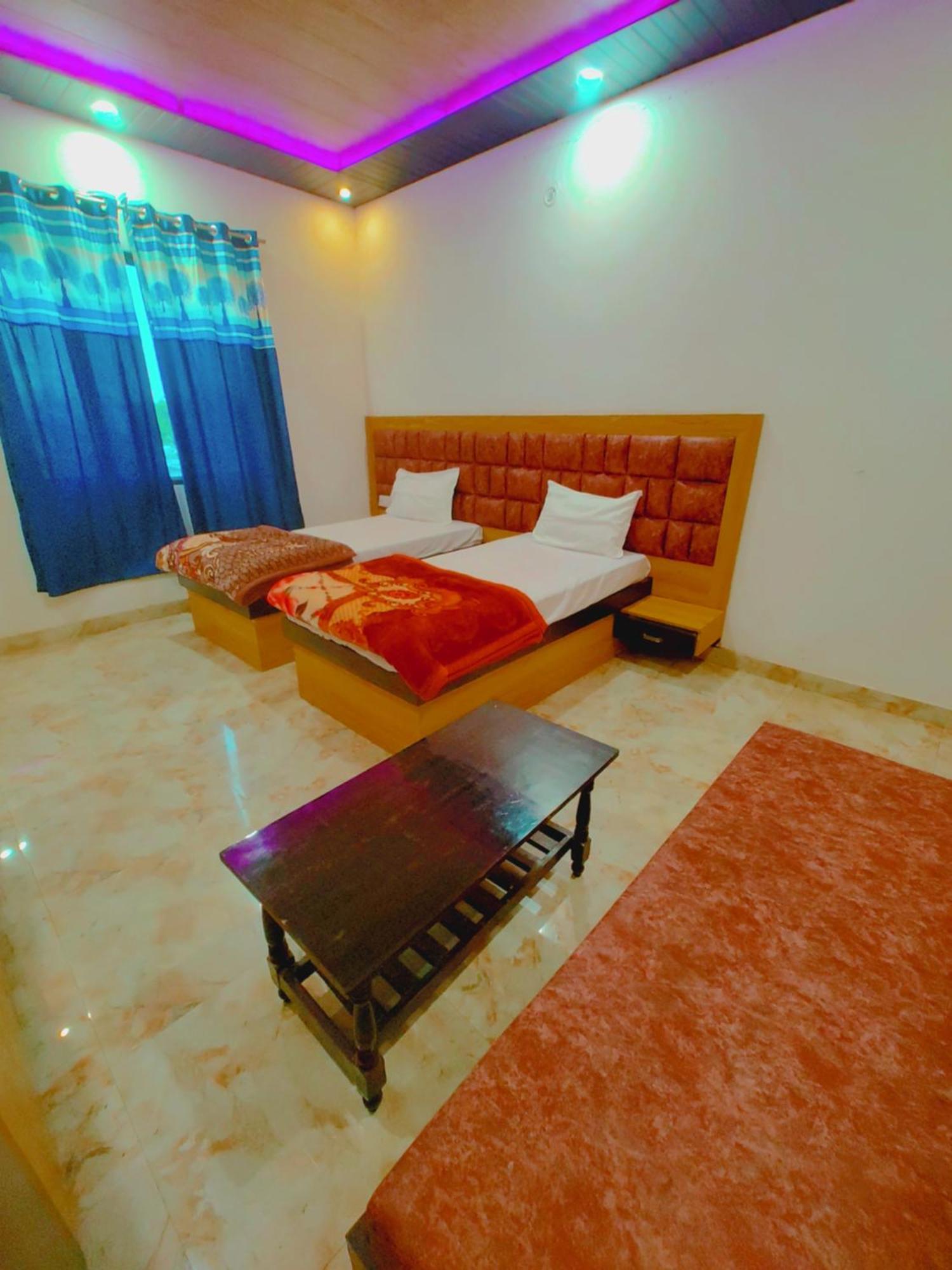 Elegance Hotel And Banquet Ayodhya Exterior foto