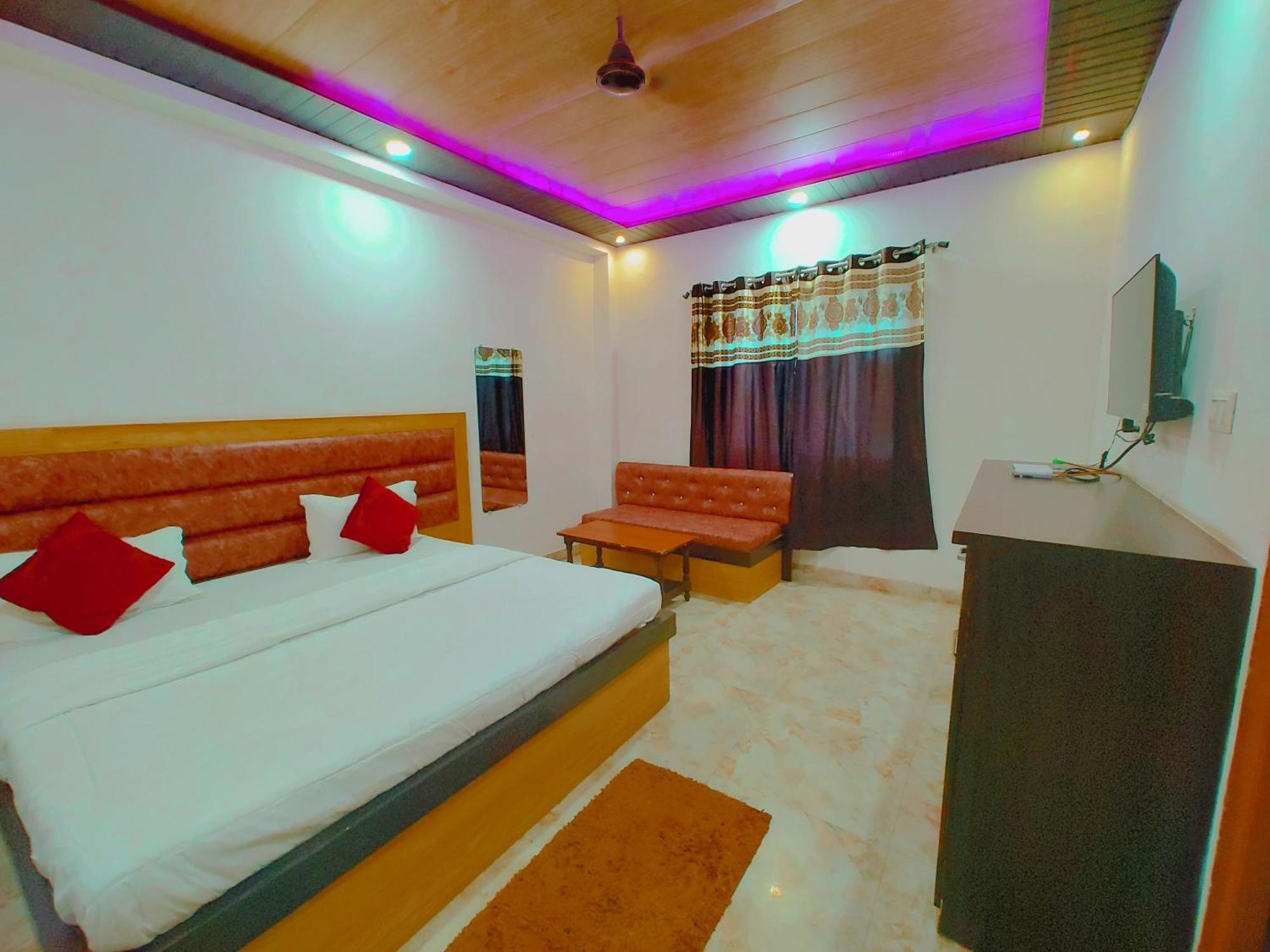 Elegance Hotel And Banquet Ayodhya Exterior foto