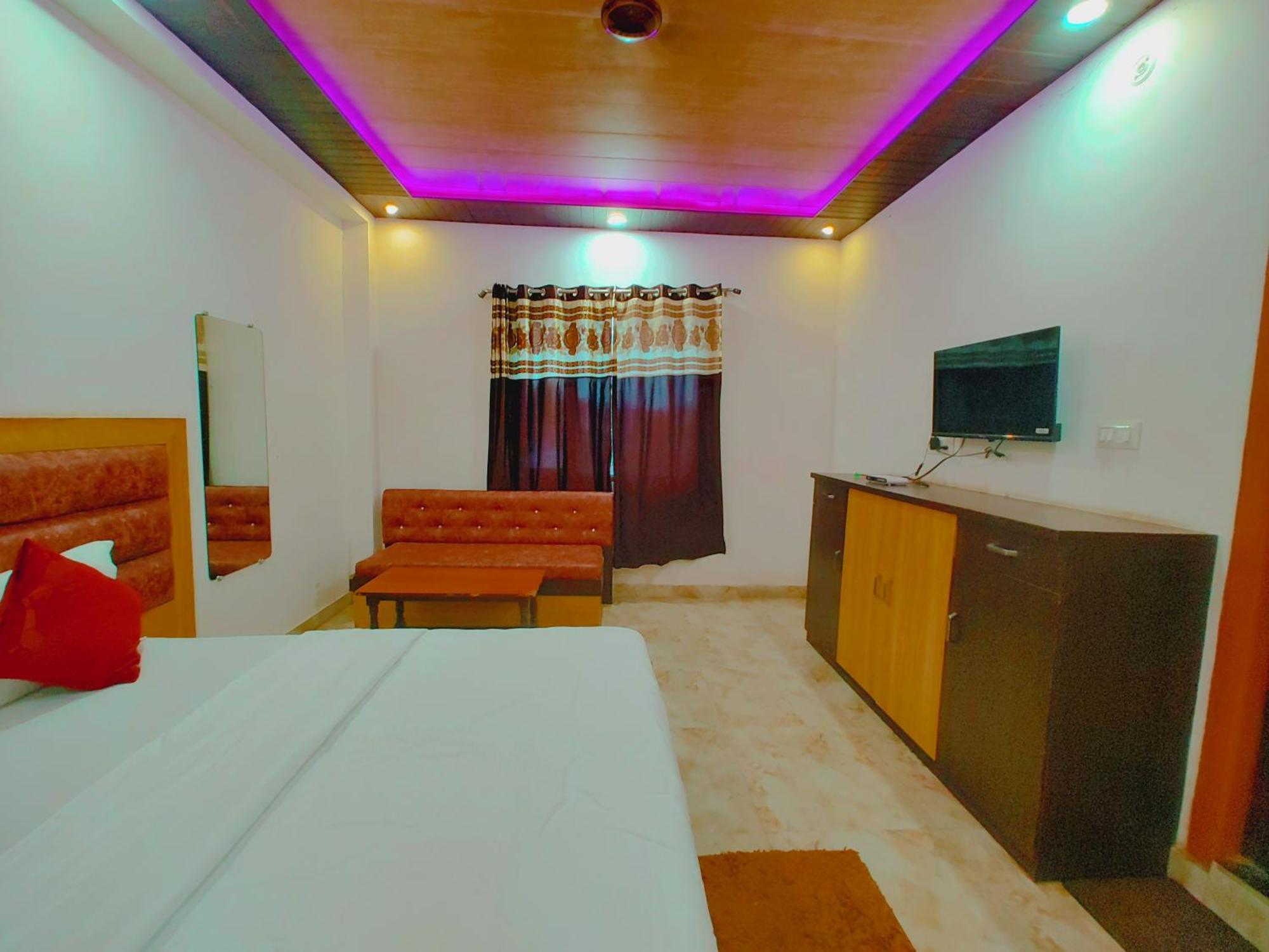 Elegance Hotel And Banquet Ayodhya Exterior foto