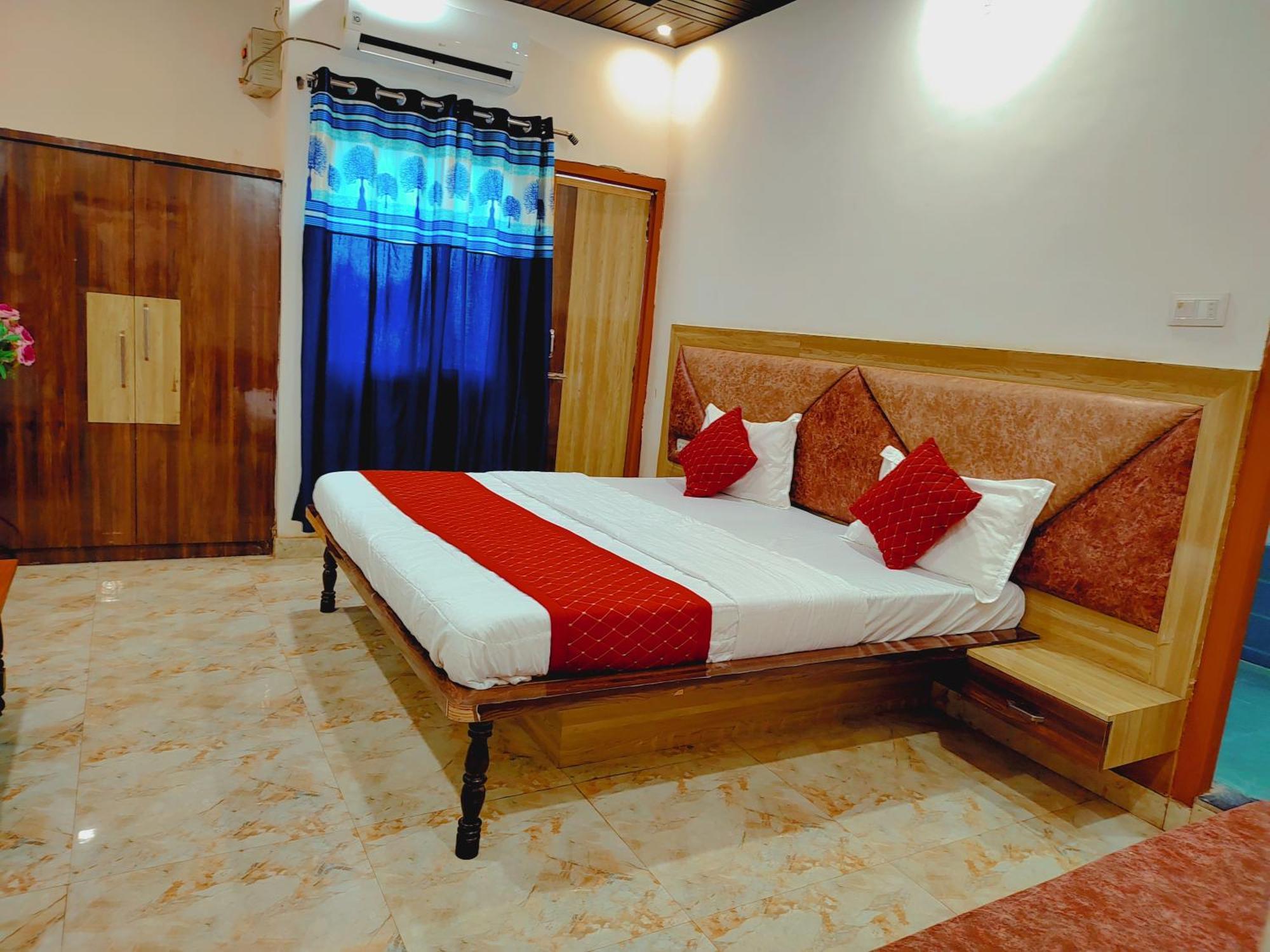 Elegance Hotel And Banquet Ayodhya Exterior foto
