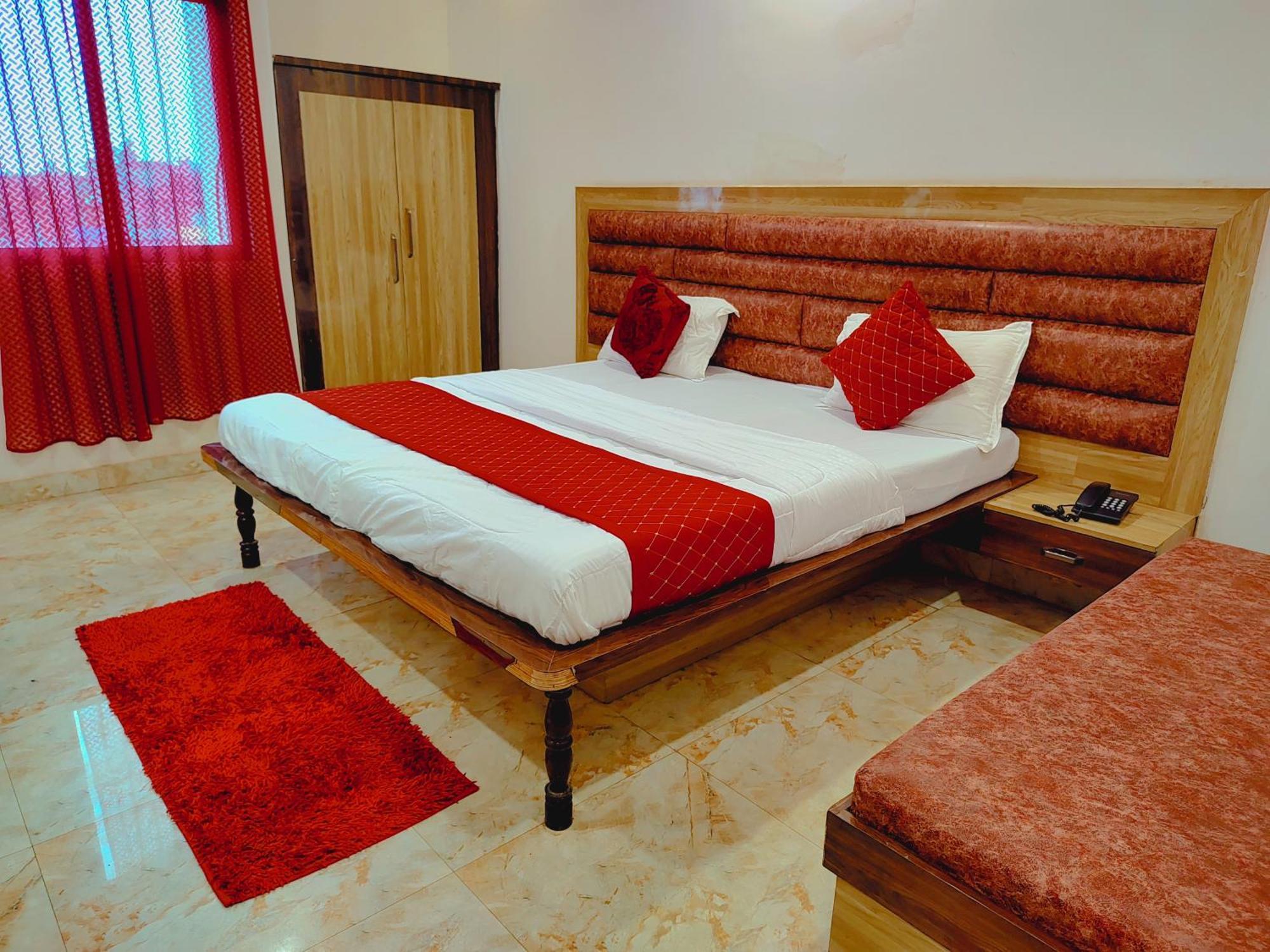 Elegance Hotel And Banquet Ayodhya Exterior foto